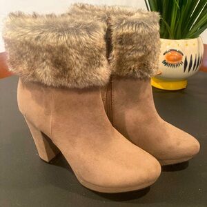 Lauren Conrad Faux Fur Trim Boots EUC Size 9